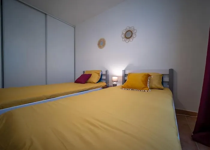 Appartement Tout Equipe Terrasse Et Parking Prive
